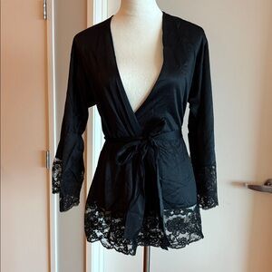 Vintage EMILIO PUCCI Satin Lace Trim Short Robe